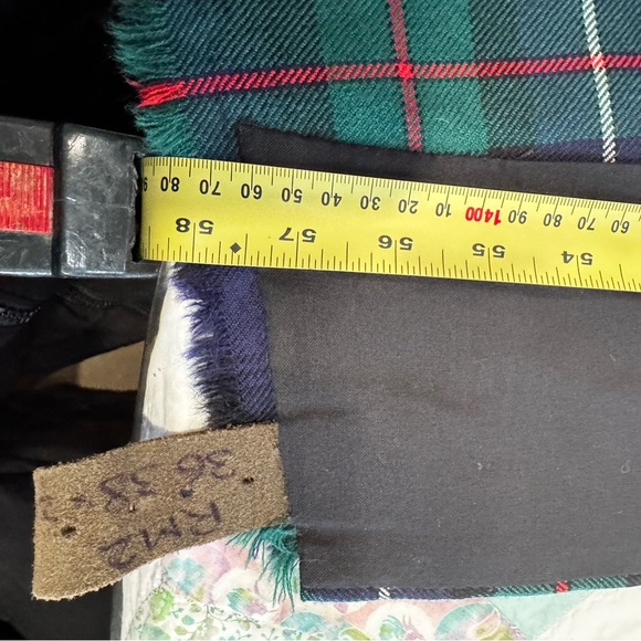 Brand New Scottish Tartan Kilt with Set Pleats Size 36”-38”. Poss Robertson Clan - Picture 10 of 11